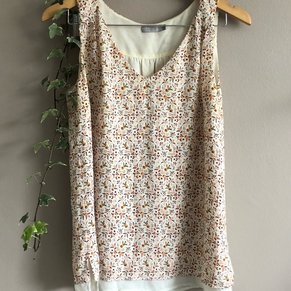 Sleeveless layered look blouse